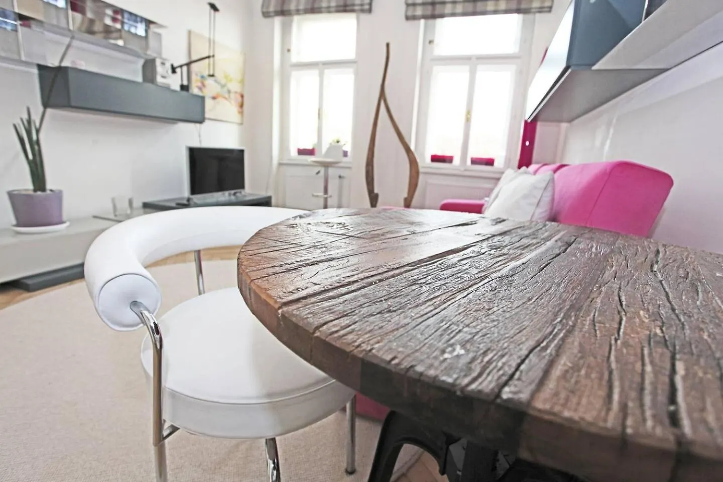 Stylish River-View Apartment Prague
