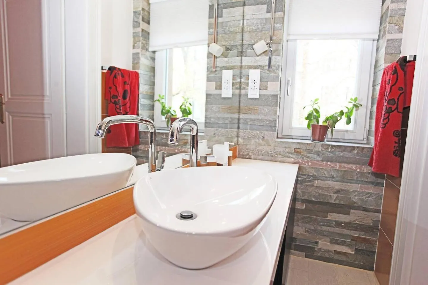 Stylish River-View Apartment Prague 0*,