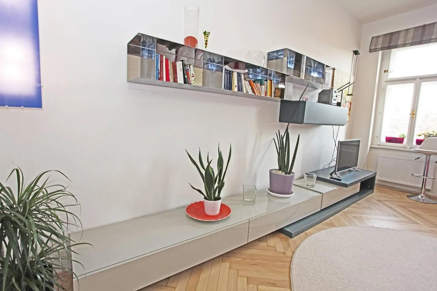 Stylish River-View Apartment Prague