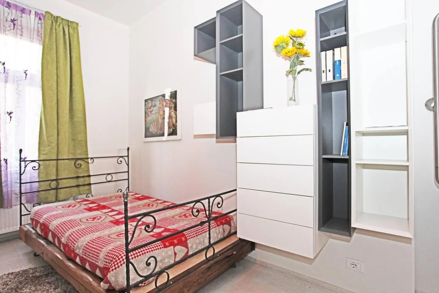 Stylish River-View Apartment Prague