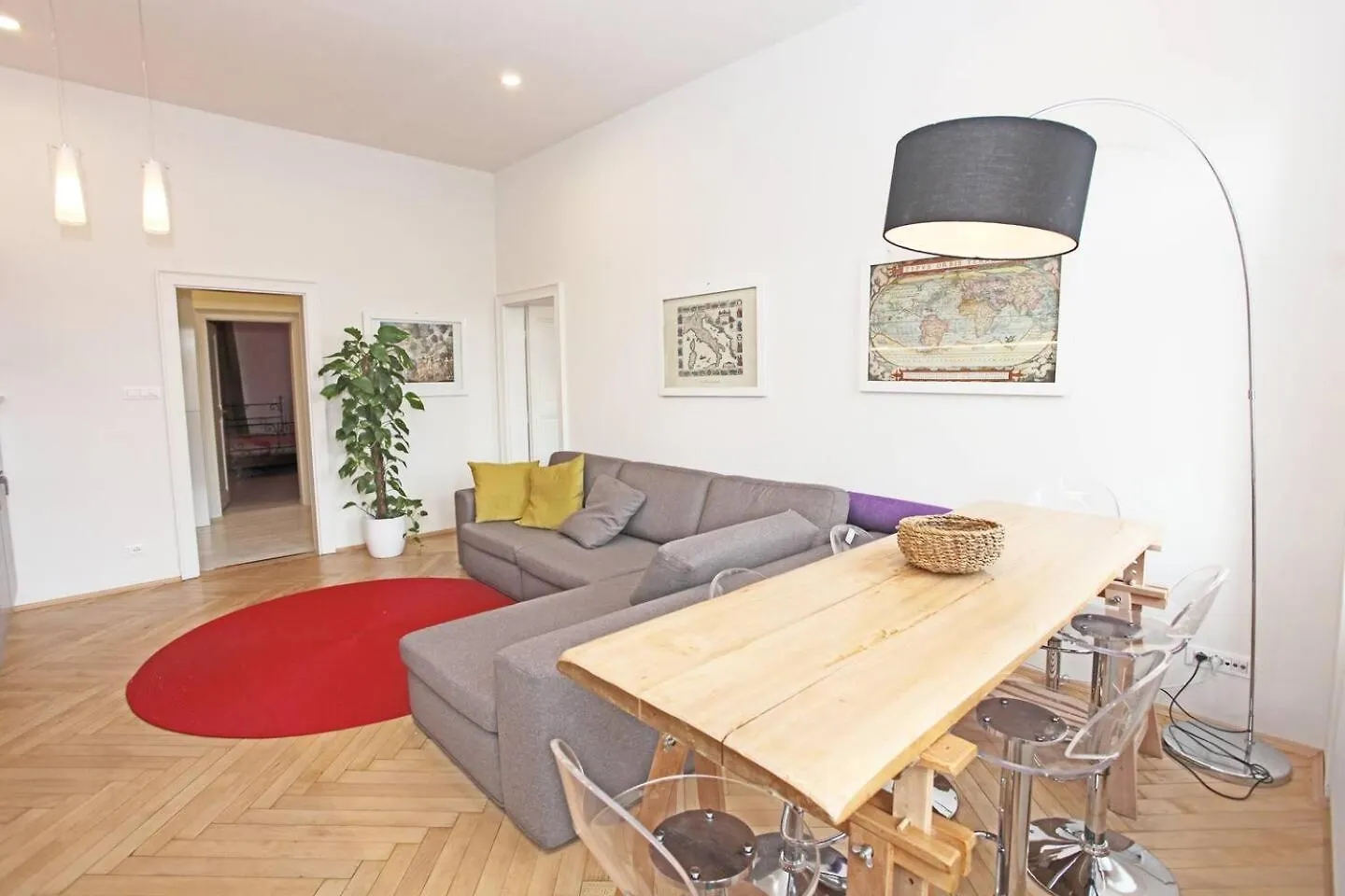 Stylish River-View Apartment Prague