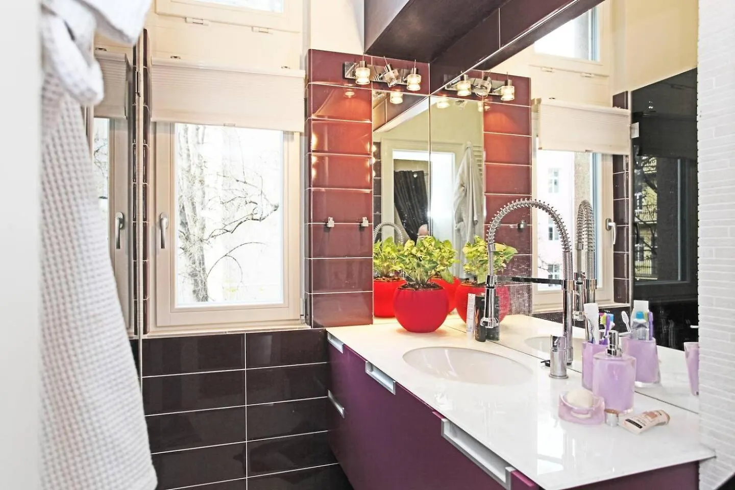 Stylish River-View Apartment Prague