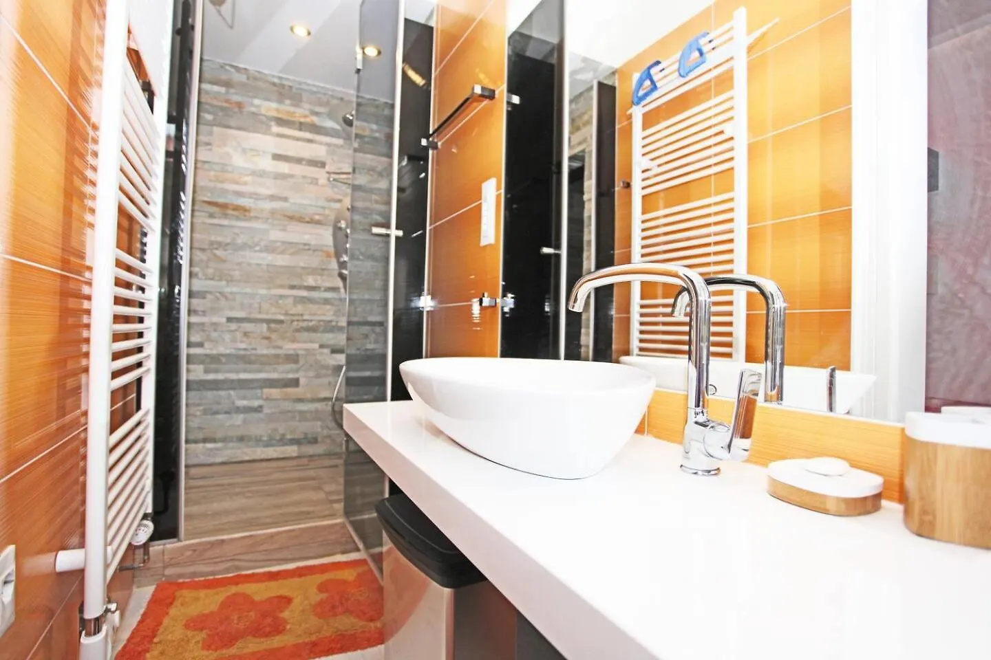 Stylish River-View Apartment Prague