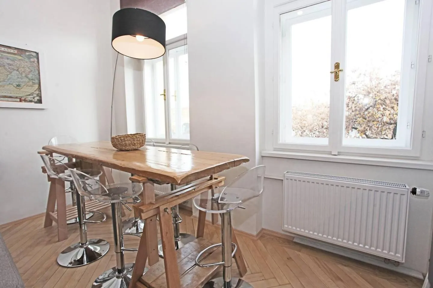 Stylish River-View Apartment Prague